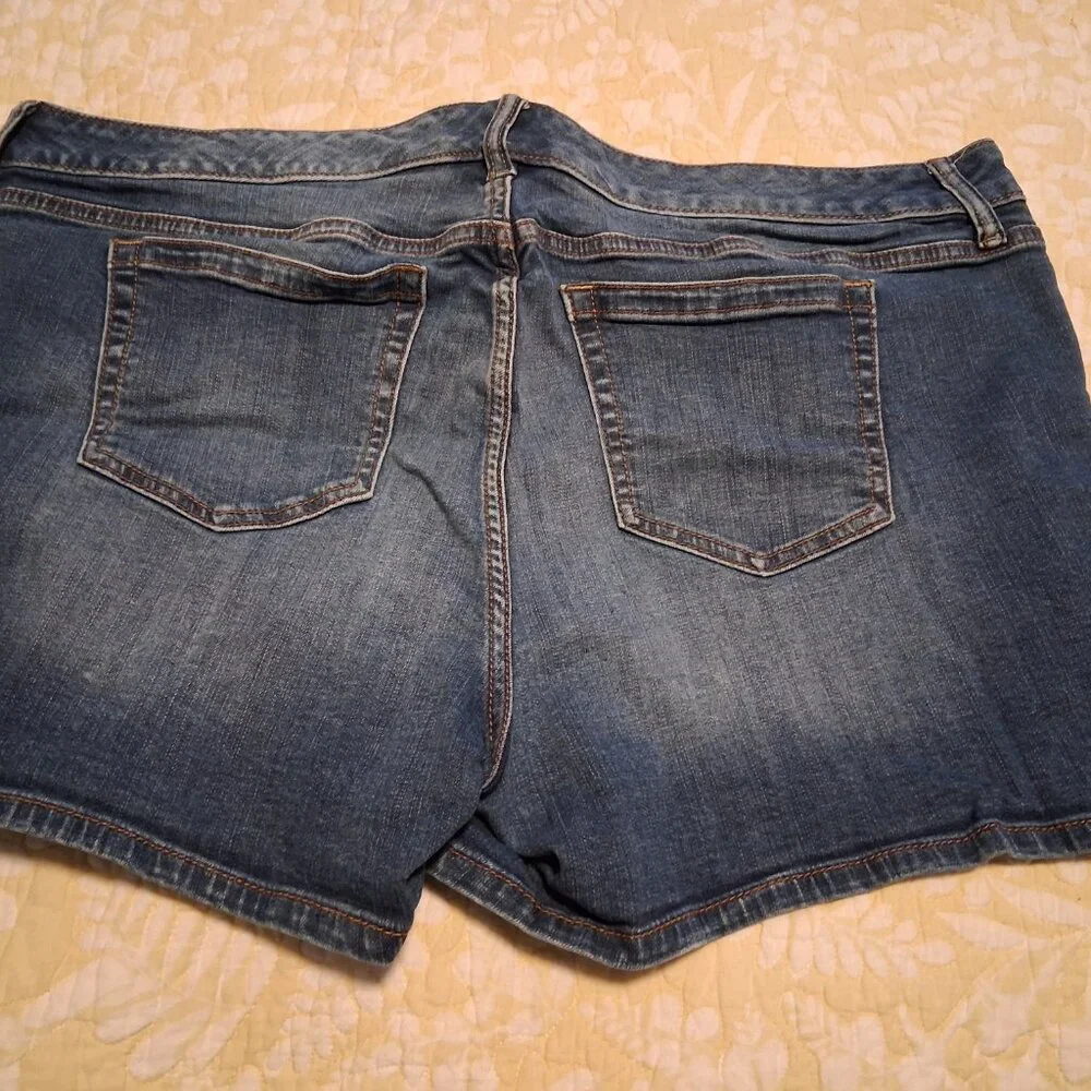 Women's Shorts, Torrid, Medium blue, size 18 - Picture 4 of 4